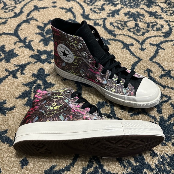 Converse Chuck Taylor high tops. - Picture 3 of 3